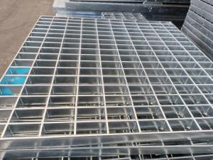 Quality Anti Corrosion Stair Treads Steel Grating 200mm ISO9001 Approved for sale