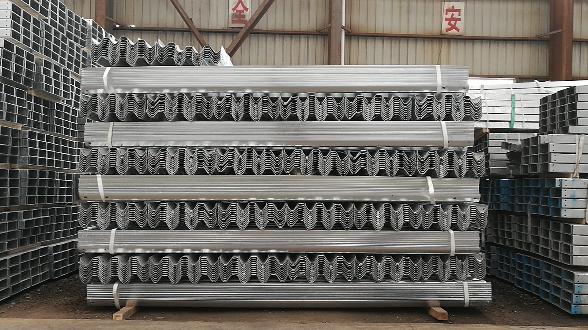 Quality French Type/ Motorway Crash Barriers 6mm Galvanized Guard Rail/ highway guardrail for sale