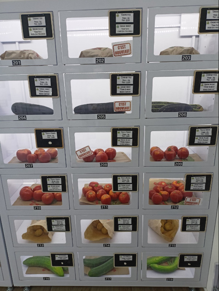 Quality Breads Fresh Food Vending Machine Large Capacity Lockers In France for sale