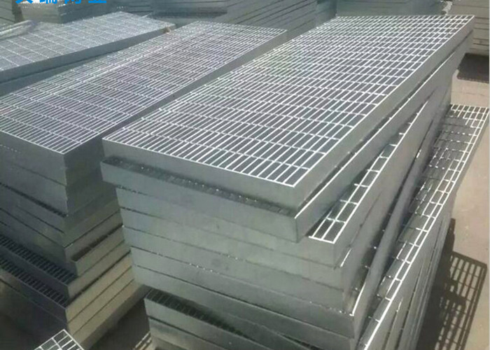Quality Light Structure Skid Proof Welded Steel Grating 12m Length For Driveways for sale