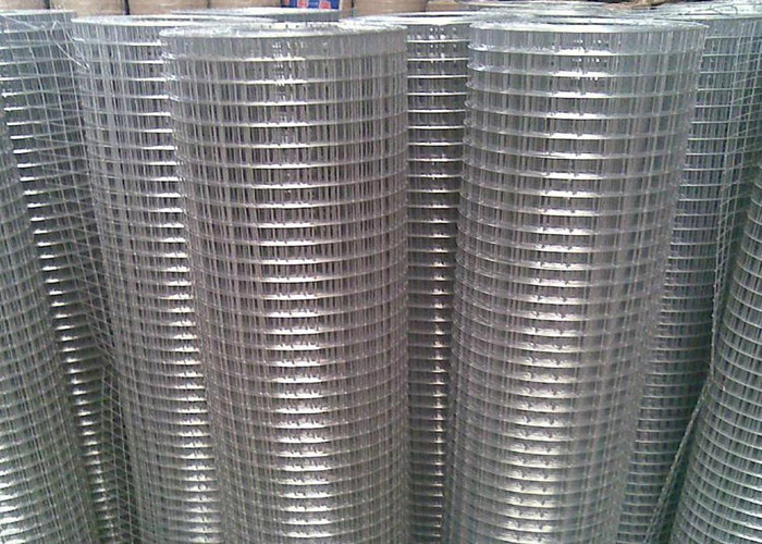 Quality 1.5*1.5cm Welded Wire Mesh Fence 4x8 Welded Wire Panels For Chicken Coop for sale
