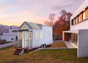 Quality Modern Modular Wpc Board Prefabricated Tiny House for sale