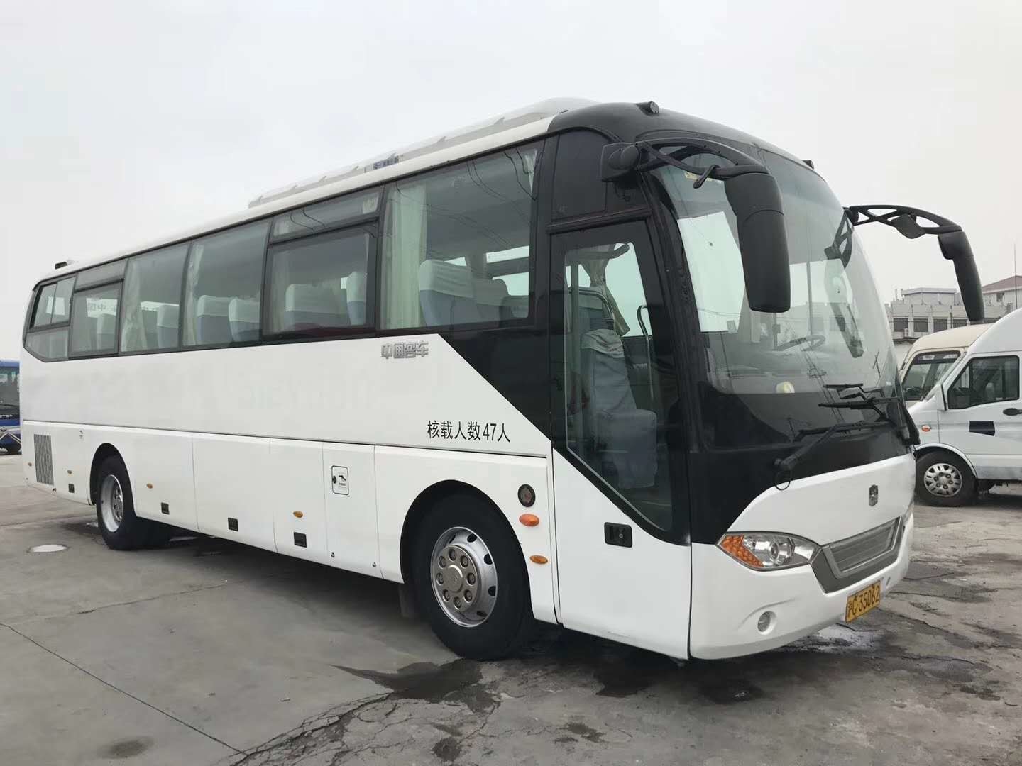 Quality 2014 Year Used Passenger Coaches / Zhongtong Euro IV WP Diesel Engine 47 Seats Coach Bus for sale