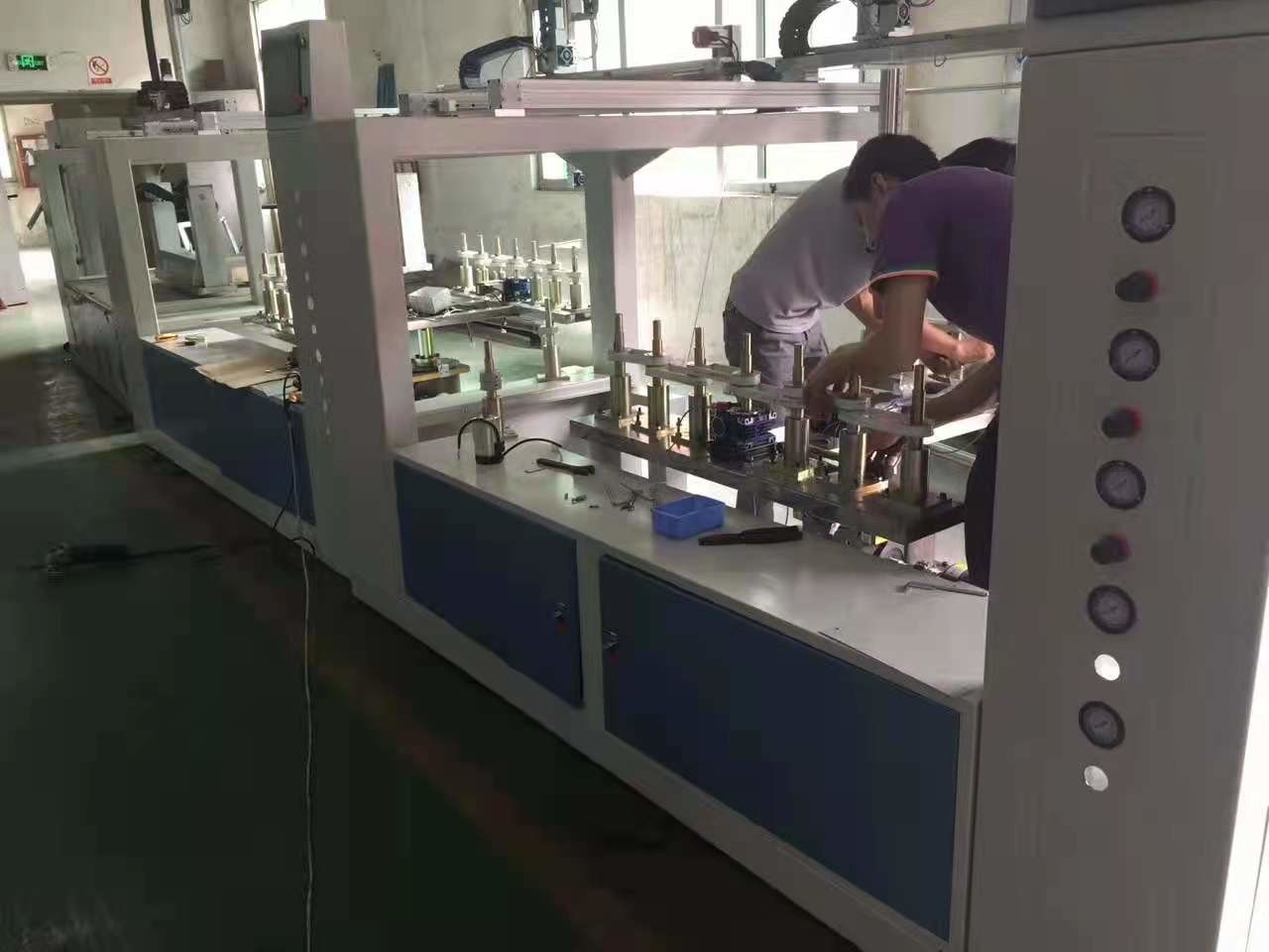 Quality Five Axis Automatic Reciprocating Spray Machine 4kw For Notebook Shell for sale