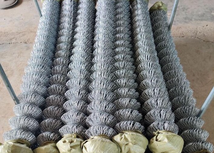 Quality 3.0mm Pvc Coated Galvanized Chain Link Fence With Knuckle Twist Edge for sale