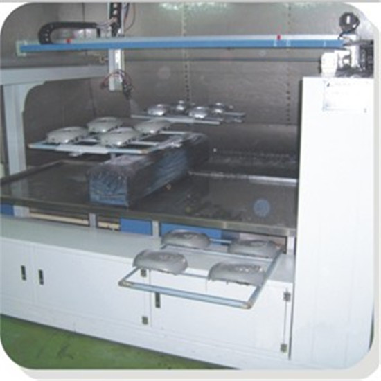 Quality Kitchen Cabinet Door 5 Axis Spray Painting Machine for sale