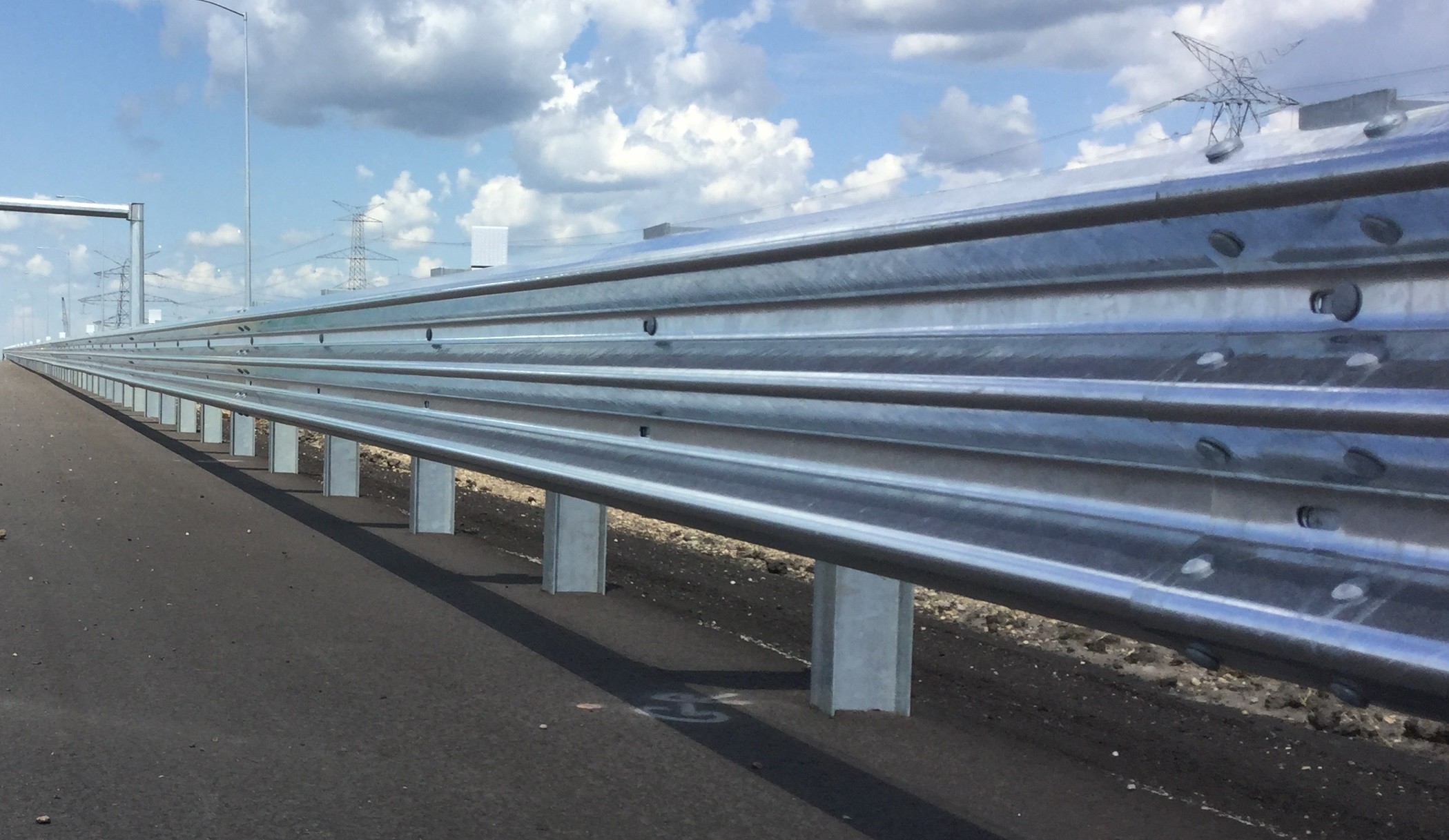 Quality EN1317 Corrugated Highway Guardrail System ISO1461 Zinc Coating High Strength Steel for sale