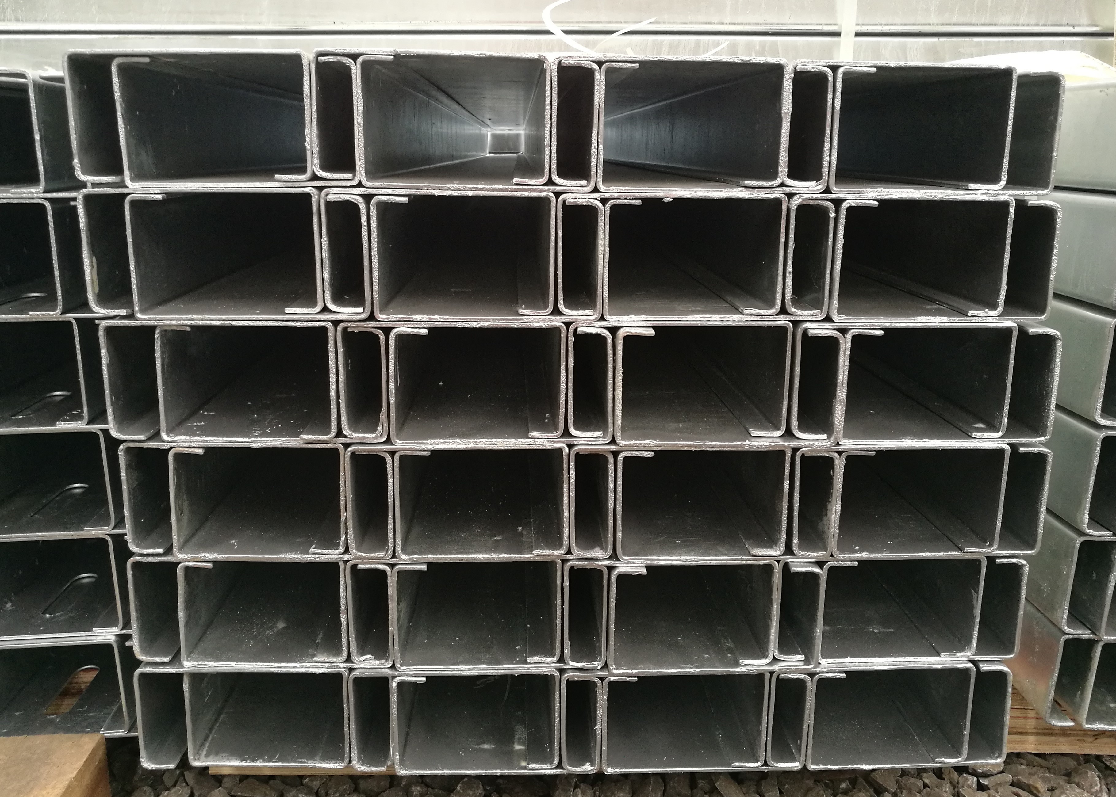 Quality 200*100/160*100 different size/  Galvanized Steel Channel , C Channel.solar panel project for sale