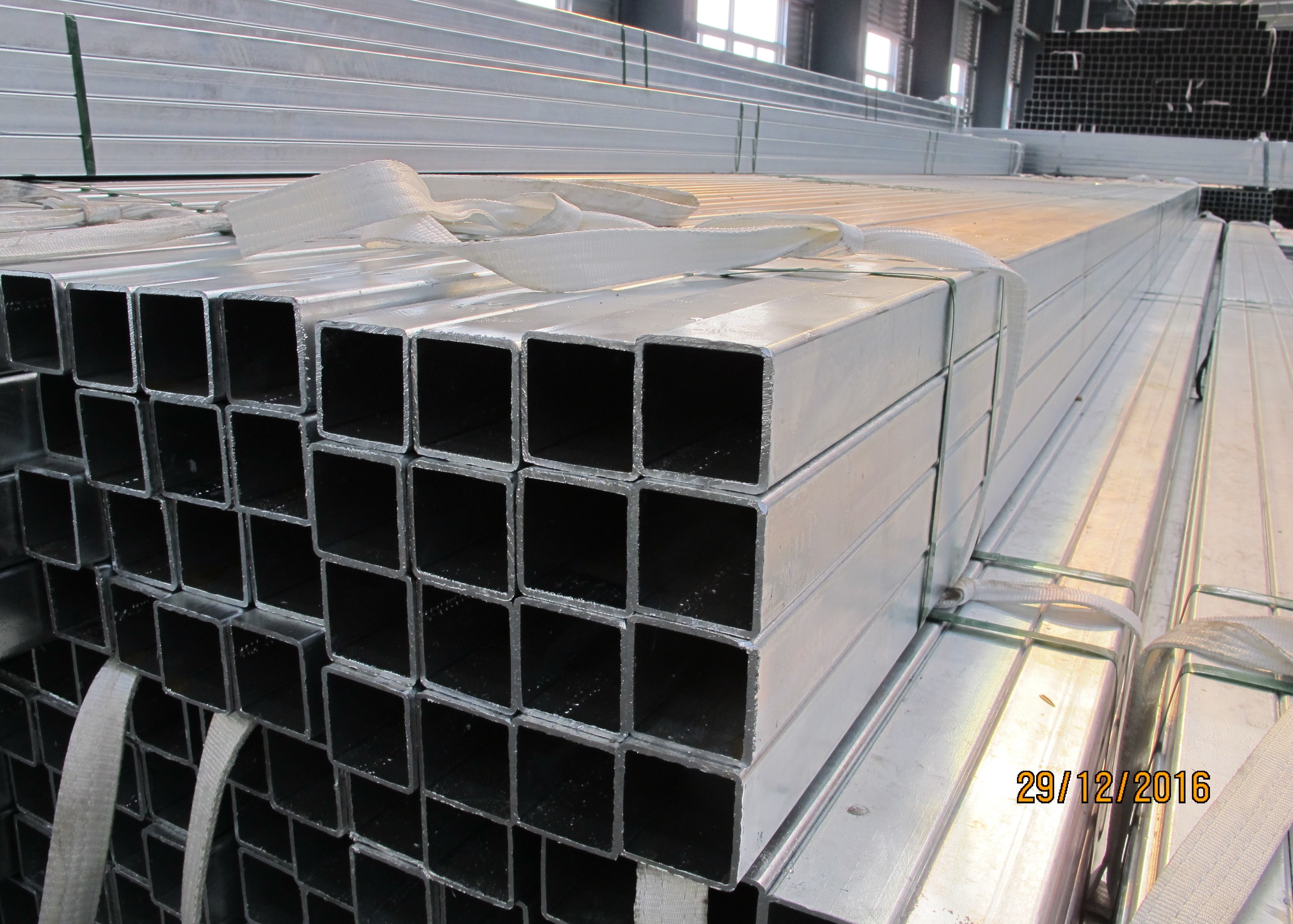 Quality Easy Installation Galvanized Steel Square Tubing 25mm ~ 180mm Optional for sale
