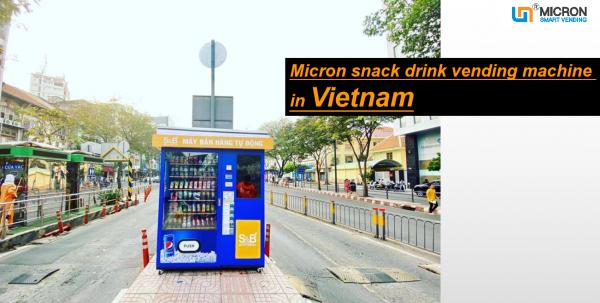 Hot selling 22 inch touch screen snack drink vending machine with cooling system in Malaysia airport