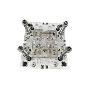 4cavity Cosmetic Injection Moulding Red Shampoo Cap Bottle Cold Runner