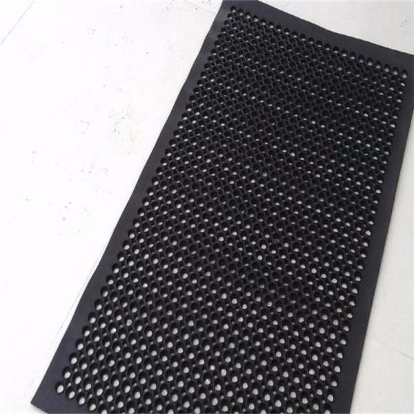Anti-slip black rubber hole floor mat