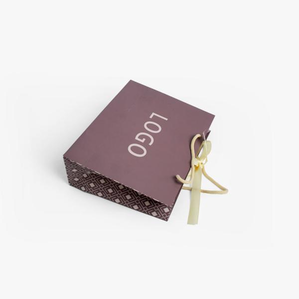 Luxury Printed Custom Logo Clothing Gift Paper Packaging Bags with Hand Length Handle