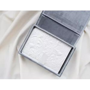 Magnetic Velvet Jewelry Packaging Box CMYK Embossing With Ribbon