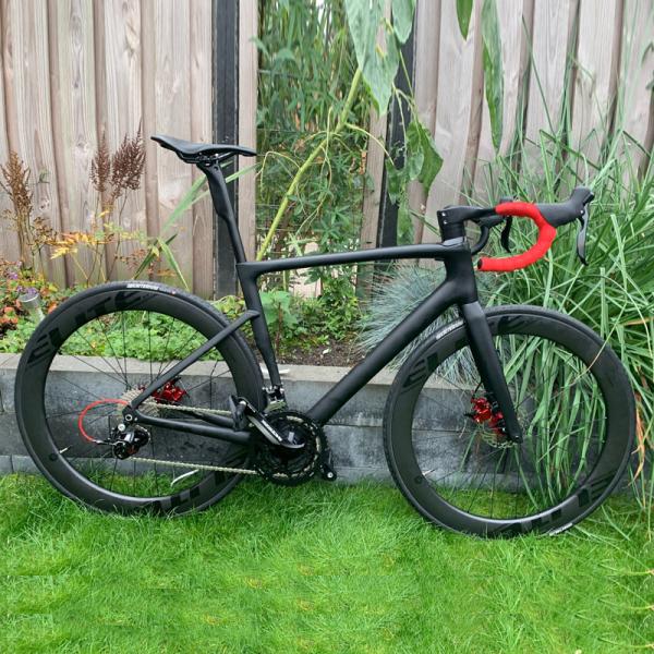 700C Fully Hidden Cable Road Bikes Full Carbon Fiber