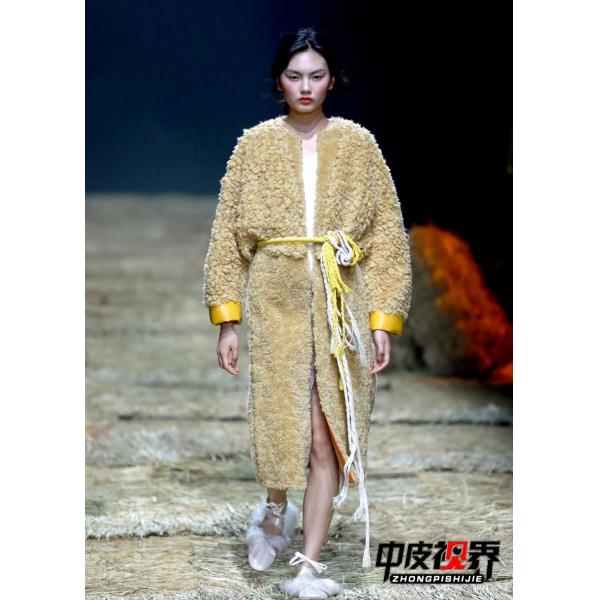 Anti Static Weft Knitted Faux Fur Fabric Knitted Lady Garments With 100% Polyester