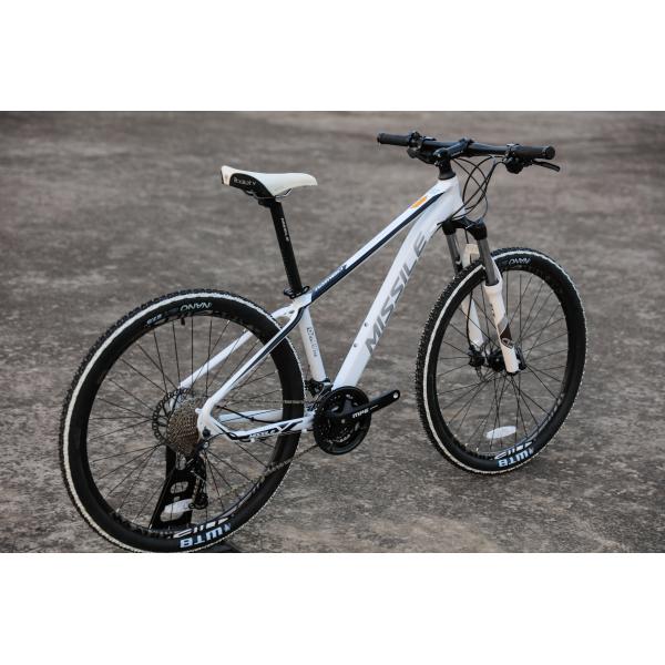 Ergonomic Saddle and Suspension Fork Equipped 27.5 Inch Aluminum Frame Mountain Bike