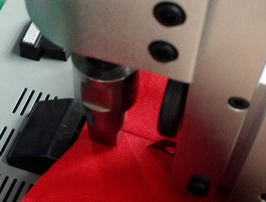 Industrial Ultrasonic Cutting Machine 40 Khz With Frequency Tuning Method