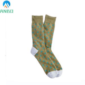 Quality combed cotton fancy men socks custom logo for sale