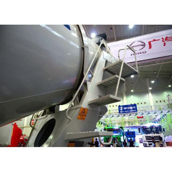 Mobile Concrete Mixer Truck SINOTRUK HOWO 10CBM RHD 10 Wheels 336HP Engine