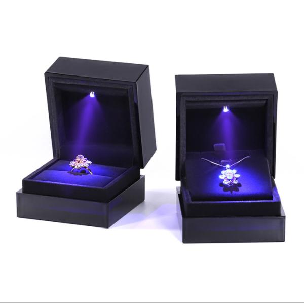 7.4*7.4*6cm Luxury Premium Jewelry Boxes , Recycled Paper Mache Gift Boxes