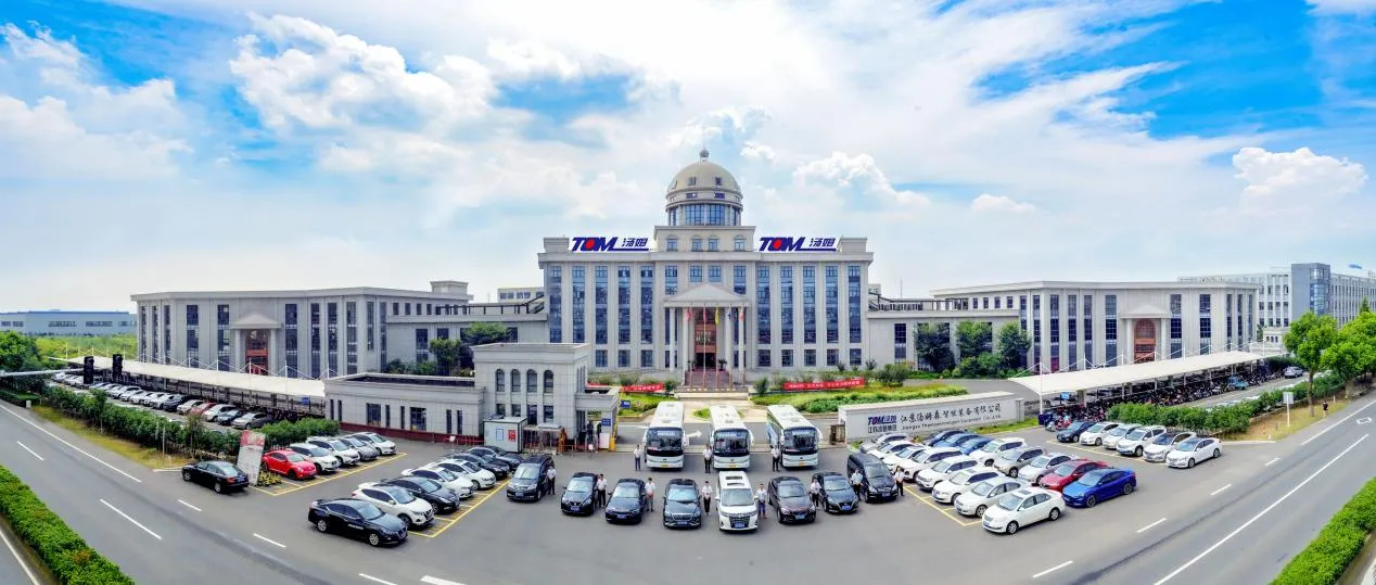 ODM Automatic Liquid Multi-Head Exclusive Patented Antifreeze and Oil Bottle Filling Machine