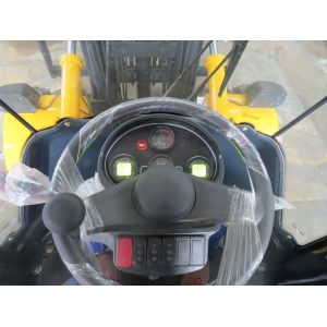 6ton 4WD Diesel Powered Forklift Small Rough Terrain Forklift 5m Lifting Height