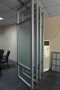 China Hanging Bottomless Rail Movable Folding Sound Insulation Glass Partition Wall on sale
