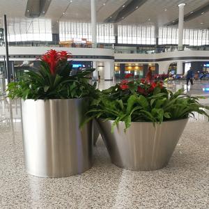 Quality Smooth Surface Stainless Steel Flowerpot Easy Maintenance for sale