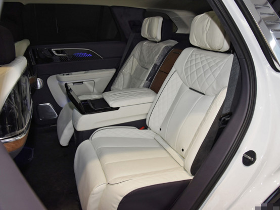 Hongqi E-HS9 Pure Electric SUV 660 Kilometers Range 4 Seats 4×4 Automatic Transmission