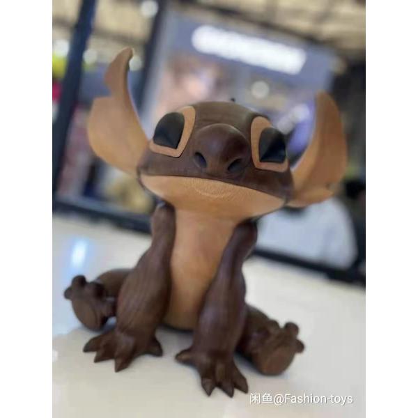 No Deformed Stitch Small Wooden Sculptures Ornaments Varnished Surface