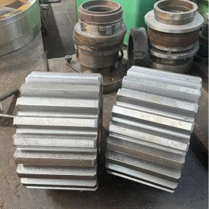 Quality Custom Spur Gears with Rectangular Spline 220-260 HB Hardness for sale