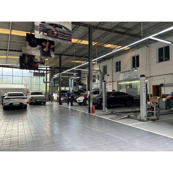 2024 VOLKSWAGEN ID-3 Electric Car Customizable and Affordable with LED Daytime Lights