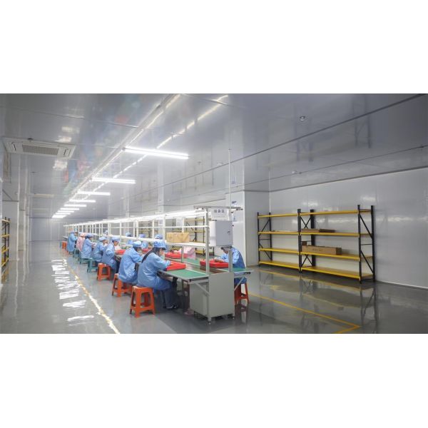 200W Portable Power Station with MPPT and Lithium Ion Battery