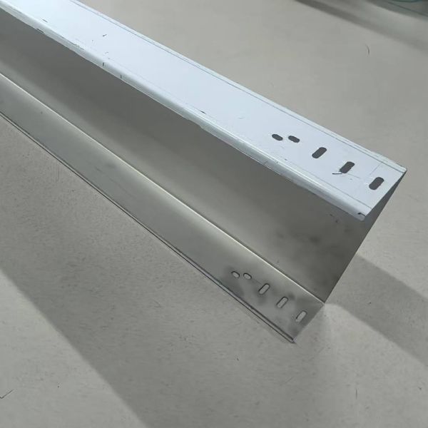 Fire Resistance Stainless Chromium Cable Tray Trough For Challenging Environments
