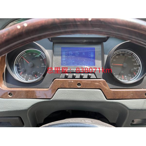 Diesel Used Tourist Bus 37 Seats 2 Door LHD Euro 4 With Manual Transmission