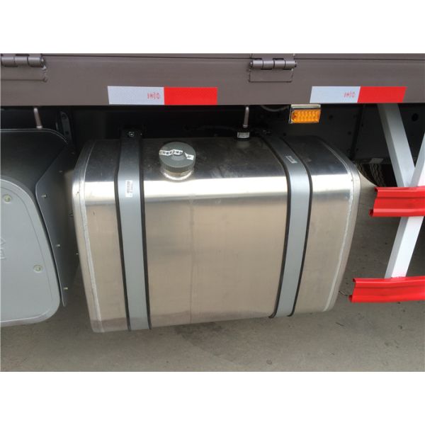 4x4 Heavy Cargo Trucks 290hp All Wheel Drive With EURO III Emission Standard