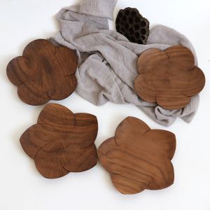 China Walnut Acacia Wooden Dinnerware Set Multifunctional Handmade Wooden Plate on sale