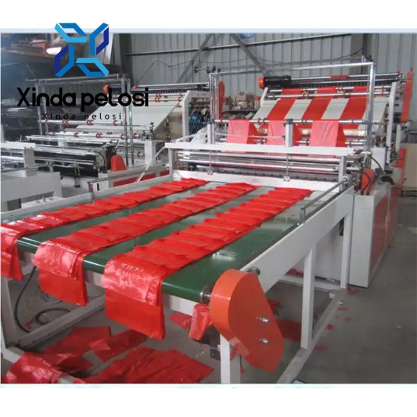 Automatic Carry Bag Making Machine 220V Plastic Bag Cutting Machine With Auto Belt Conveyor