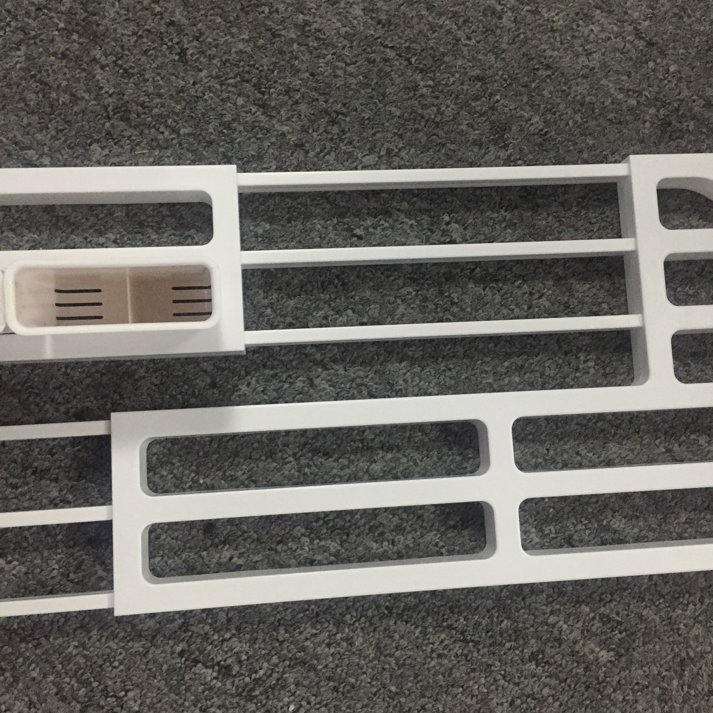 Multi Function Plastic Bathroom Shelves Finishing Frame 44.5 * 17.5 * 1.5cm