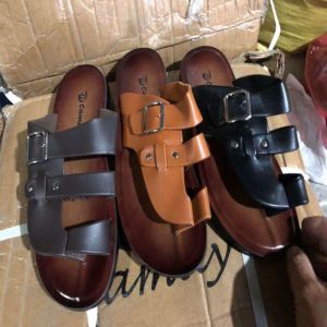 China Black Brown Mens Soft Leather Slippers Anti Skid Men's Summer Sandals on sale