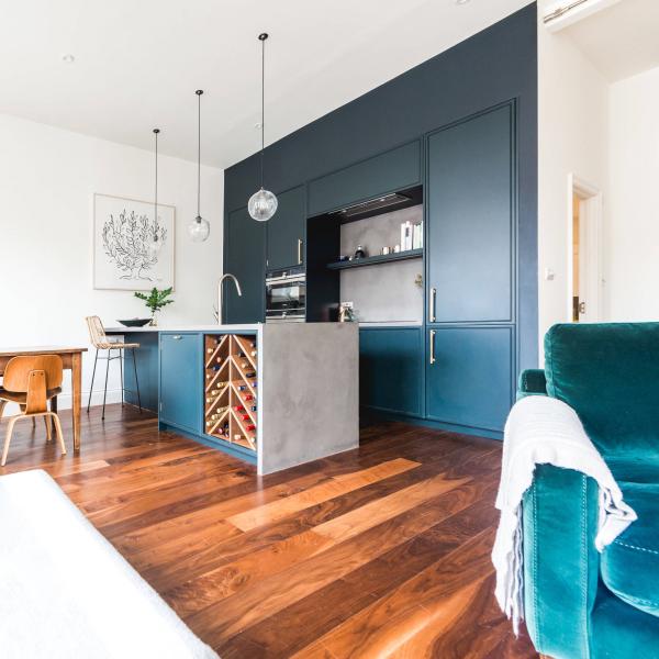 Customized Design Blue Raised Door Kitchen Cupboards Corner Wall Cabinets With Island