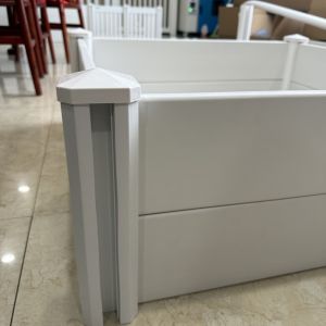 Quality Weather Resistant Classic PVC Planter Box Elegant Appearance for sale