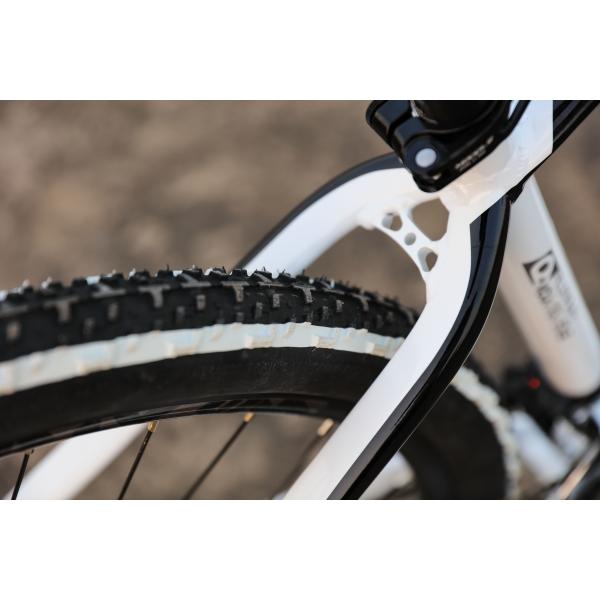 Ergonomic Saddle and Suspension Fork Equipped 27.5 Inch Aluminum Frame Mountain Bike