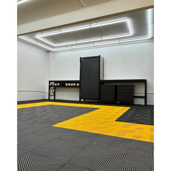 Polypropylene Garage Floor Tiles 2500Lbs Interlocking Garage Flooring Chemical Resistance