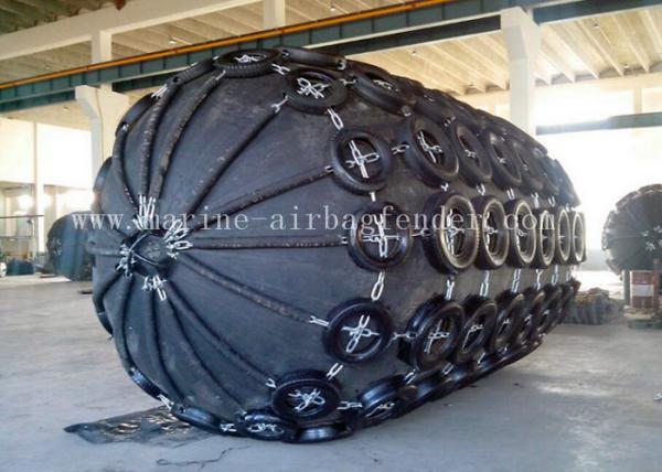Buy Black Gas Filled  Pneuamtic Rubber Fenders For Ship Berthing Protection at wholesale prices