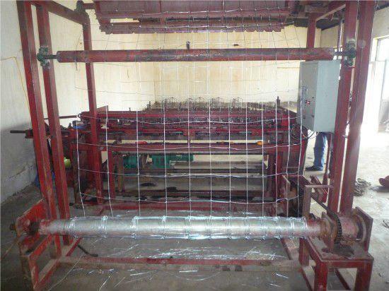 Color Customized Grassland Fence Machine 150m / h Capacity For Preventing