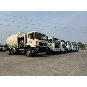 China HOWO Plane Fuel Tanker Aircraft Refueling Jet A1 Truck on sale