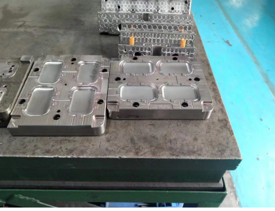 Customized Plastic Injection Molding Parts with High Precision Flanged Mold