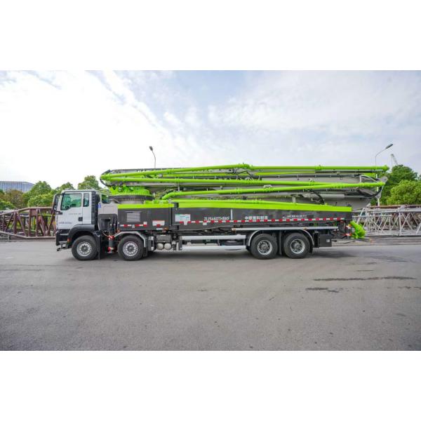 Original Zoomlion truck mounted concrete pump 60m With Sitrak Chassis